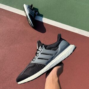 ❌SOLD❌Adidas Ultraboost 5.0 DNA ‘NASA’